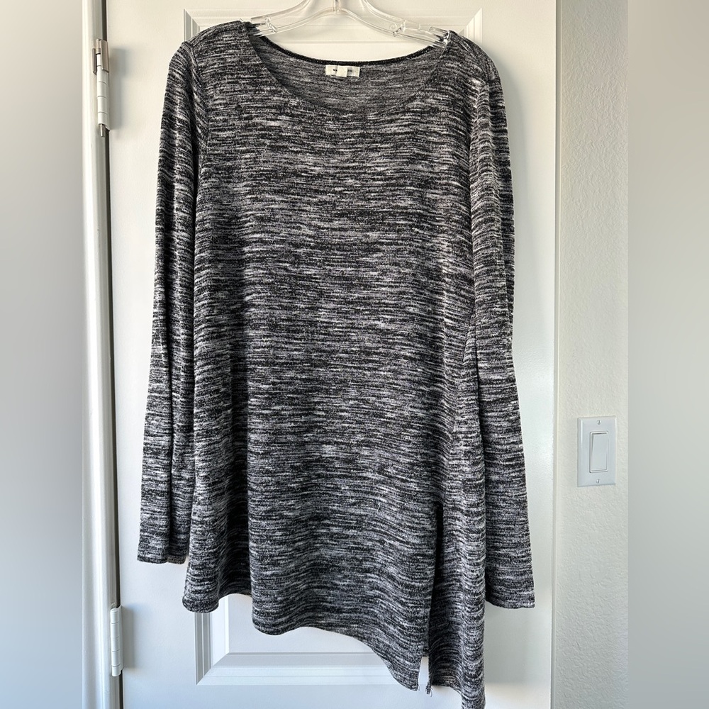 Max Studio Charcoal Knit Top Stylish Layering‎ Piece Grey Long Sleeve